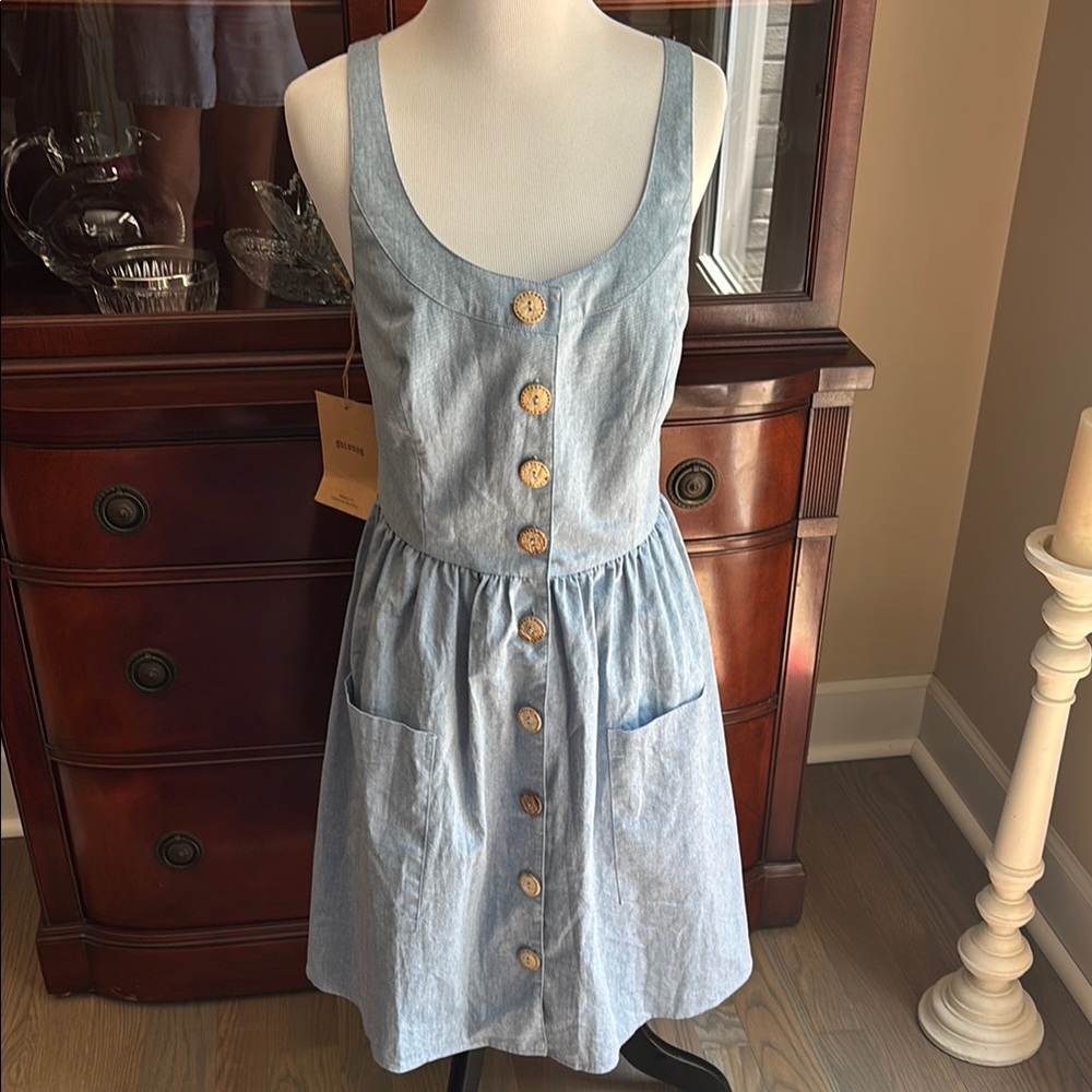 Light Blue Button-Front Sundress with Pockets - Picture 2 of 10